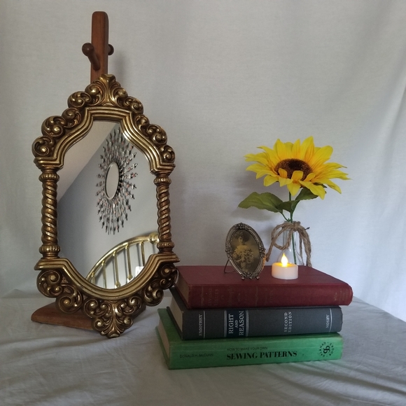 Meet your Posher, Jasmine🦊🌻🍄🥧🍁🍂🐿🦔🦝📚🕯☕🥾👩🏽🌾 - Picture 6 of 16